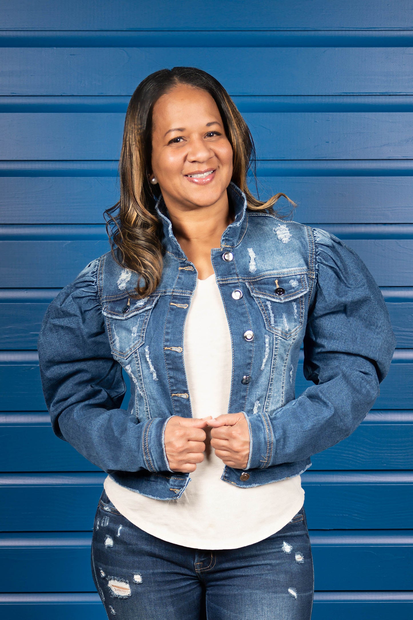 DISTRESSED JEAN JACKET