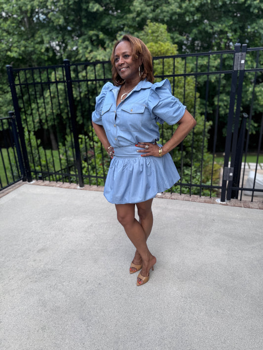 RUFFLE SLEEVE BUTTON-DOWN TOP